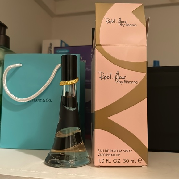 Other - Rihanna Reb’l Fleur